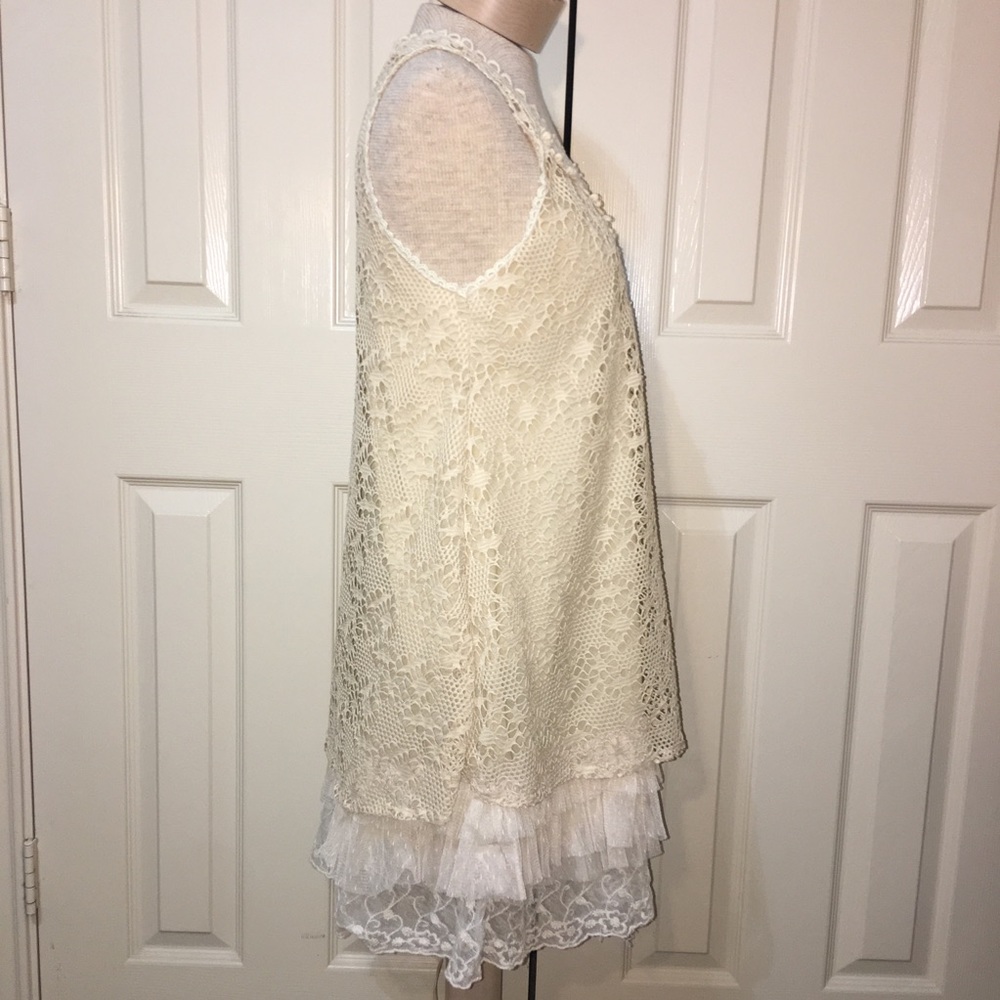 Nanako Beige Sleeveless Lace Victorian Dress - Picture 3 of 6